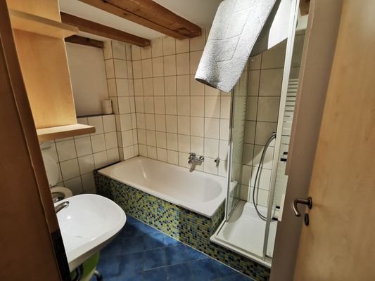 OG Badezimmer.jpg