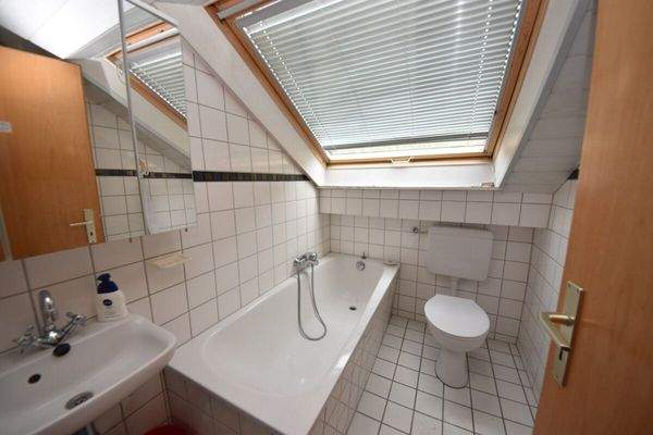 DG Tageslichtbad mit Wanne