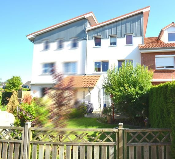 Courtagefrei! Wohnen XXL -Platz für die große Familie! 5-6-Zi.-Reihenhaus, ca. 153 m² Wfl. mit 5-6 Zi. in Bad Bramstedt