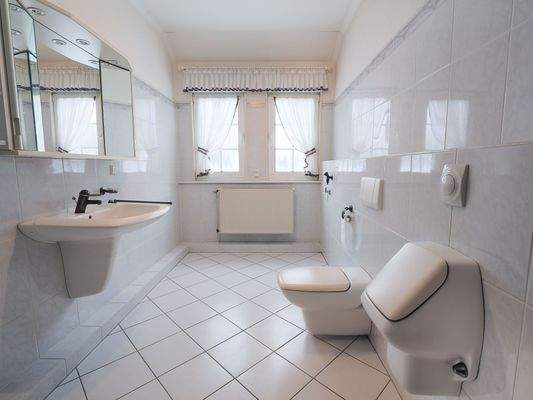 Badezimmer im Dachgeschoss