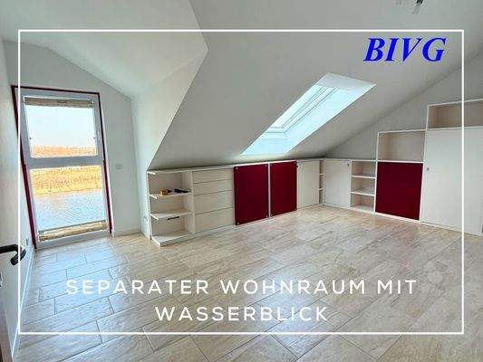 Wohnzimmer mit Seeblick