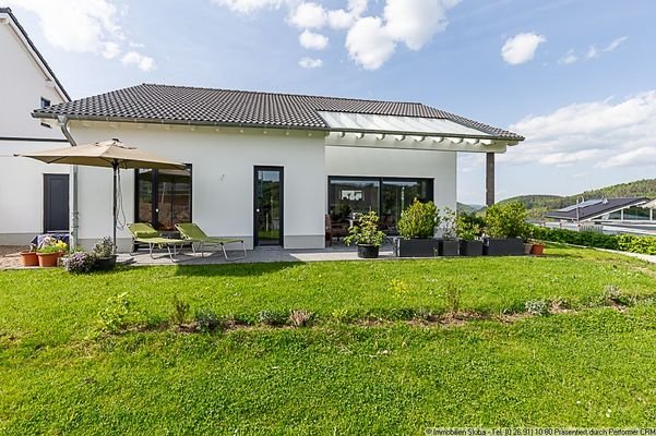 Wiese hinter dem Haus