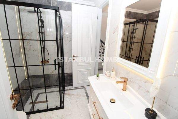 Horizontally Architectured Luxury Houses in Büyükçekmece