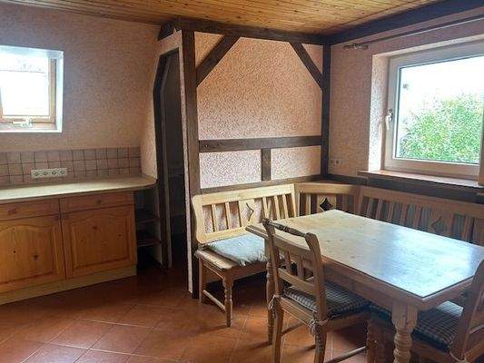 mit gemütlicher Essecke