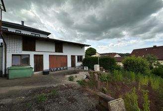 Nebengebäude mit viel Platz für Handwerker