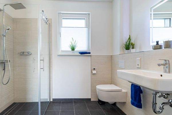 Badezimmer Ansicht 1