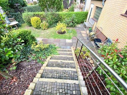 Treppe in den Garten