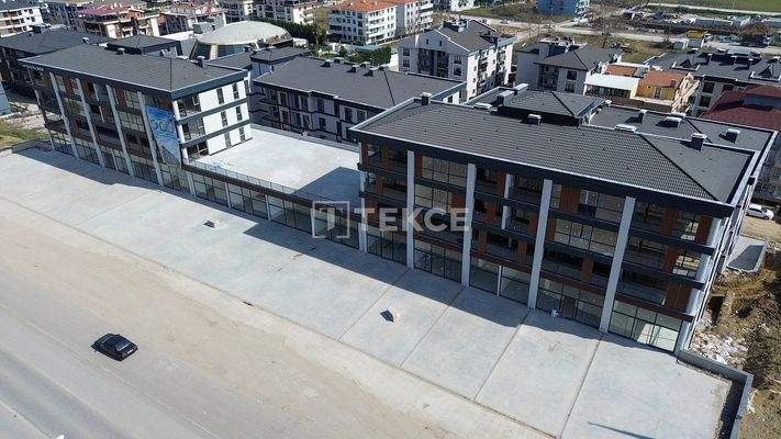 Offices and Shops in an Advantageous Location in Yalova