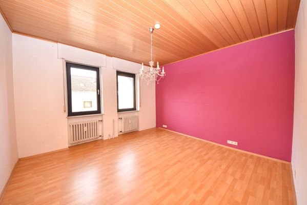 Schlafzimmer 2 von 2 OG