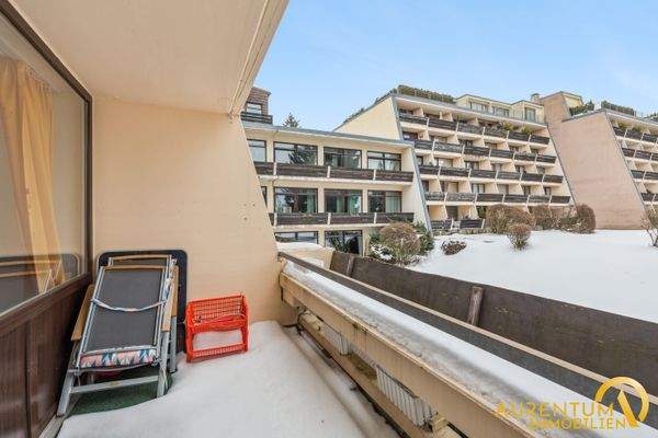 612 - Blick zum Balkon 2