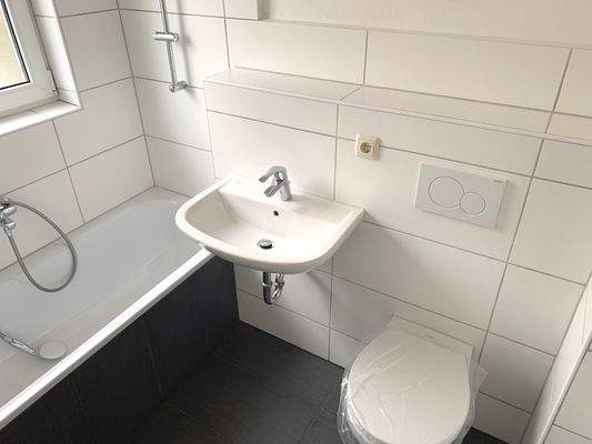 Renoviertes Bad in Vergleichswohnung
