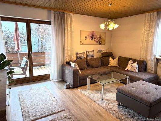 Das großzügige Wohnzimmer