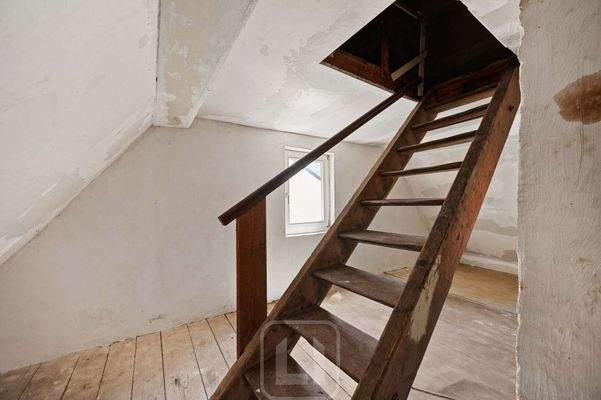 Treppenaufgang Spitzboden