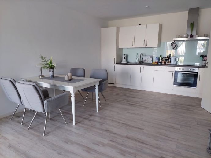 Schöne 2-Zimmer-EG-Wohnung mit großer Terrasse und Einbauküche in ruhiger Lage von Moorrege