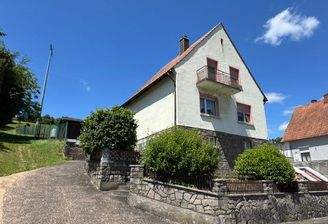 Straßenansicht aus südlicher Richtung