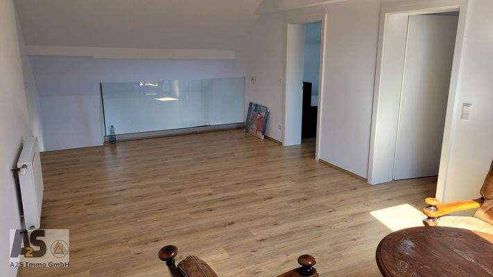 OG Empore / Bibliothek