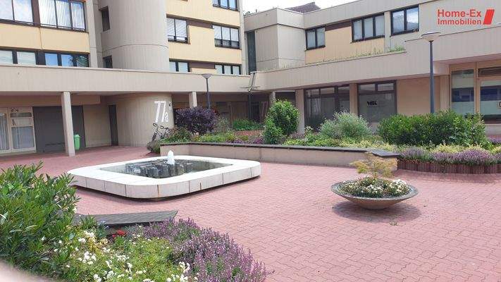 Expose Dorfplatz Am Brunnen träumen.jpg