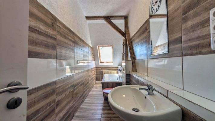 Badezimmer Dachgeschosswohnung