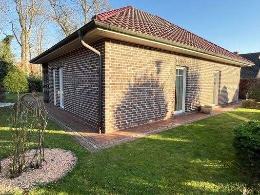 Garten mit Blick zum Haus