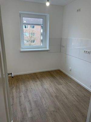 Leerer Raum mit Fenster