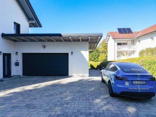 großzügige Doppelgarage