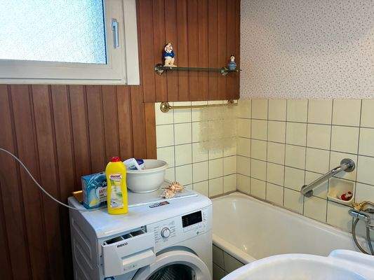 Bad1 Wanne Waschmaschine.jpg