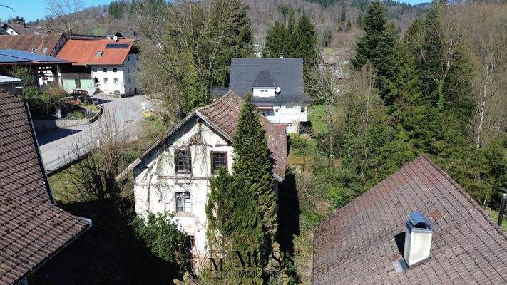 3. Mühle im Vordergrund und 2. Wohnhaus