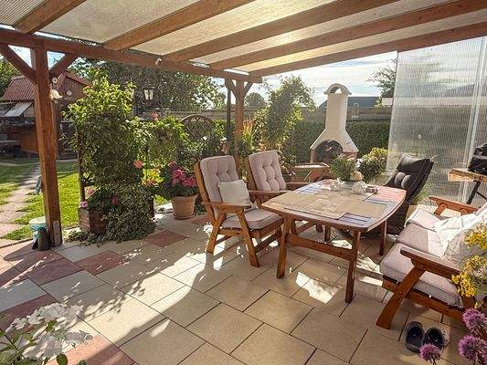 Terrasse mit Pergola