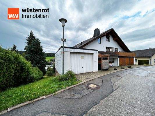 Am Hang gelegen, mit Weitblick ins Grüne und der Ruhe einer Seitenstraße