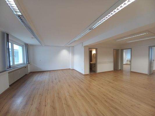 Empfang offener Büroraum (1).jpg