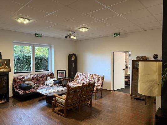 Besprechungsraum zzgl.