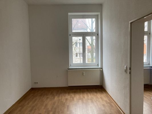 Schlafzimmer neben dem Wohnzimmer