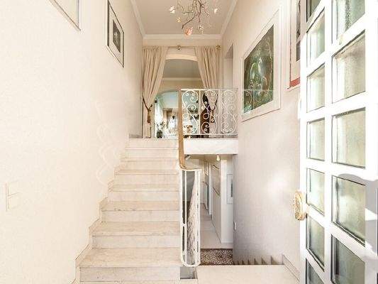 Split-Level-Treppenhaus Bild 2