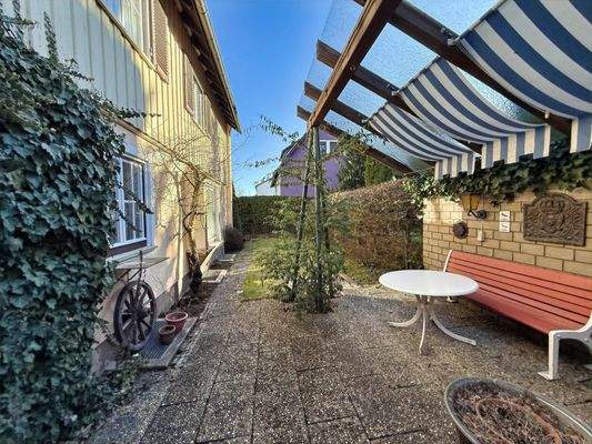 Blickgeschützte Gartenterrasse