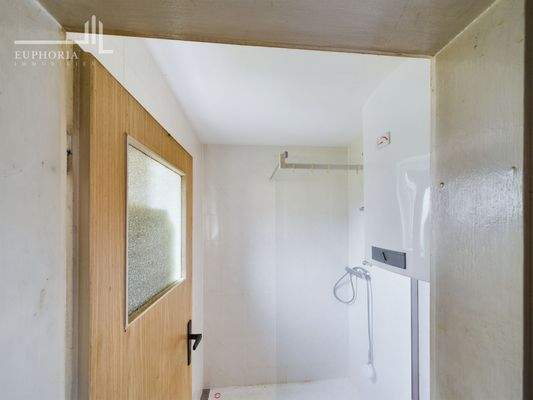 CAM03352G0-PR0039-STILL011