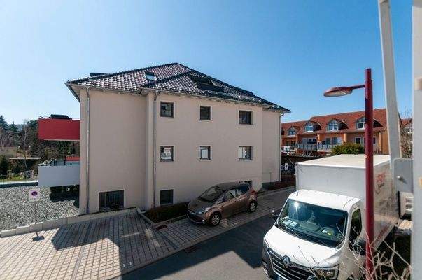 Blick vom Südbalkon in die Straße