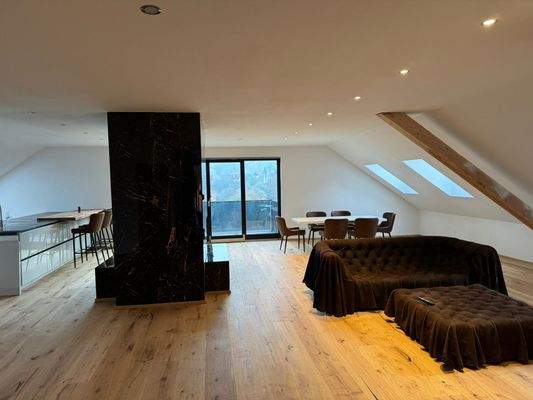 5ec904c1-e2b7-4ca4-9ebc-c46bdb04d836.jfif