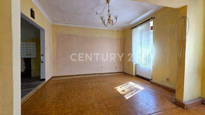 Helles lichtdurchflutetes Esszimmer