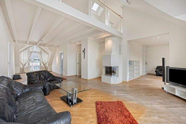 Wohnbereich und Galerie