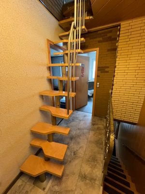 Treppe OG ins DG Haupthaus