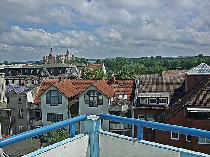 Wohnen mit Balkon++sehr schöne 2-Zimmer-Wohnung++mit Duschbad++und Einbauküche