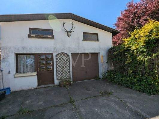 GARAGE UND NEBENRAUM