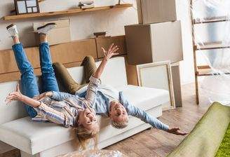 glückliche BestAger (erworbene Lizenz AdobeStock_2