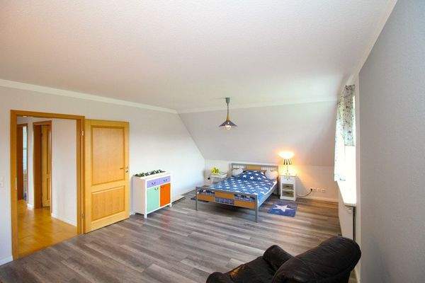 Zweites Schlafzimmer im DG