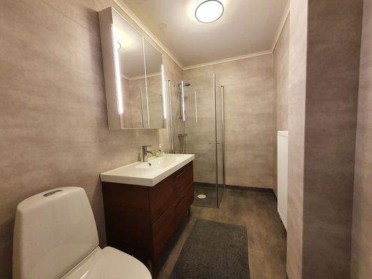 Villa Tall Duschbad1.jpg