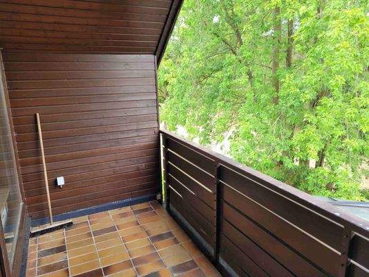 DG Wohnzimmer mit Balkon