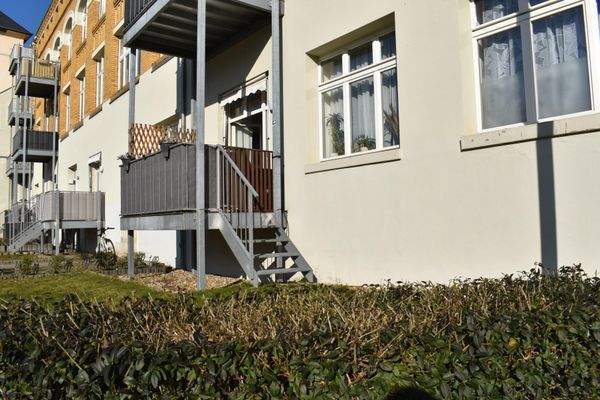 Balkon und Gartenfläche