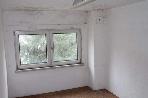 Sozialräume/Büro unsaniert