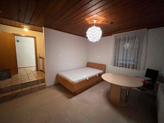 Einliegerwohnung mit Küchenzeile.jpeg