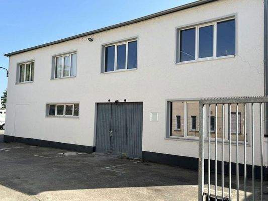 Gebäude mit Zugang zum Lager